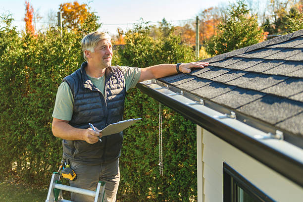 Professional Roofing technician working in Richmond Dale, OH